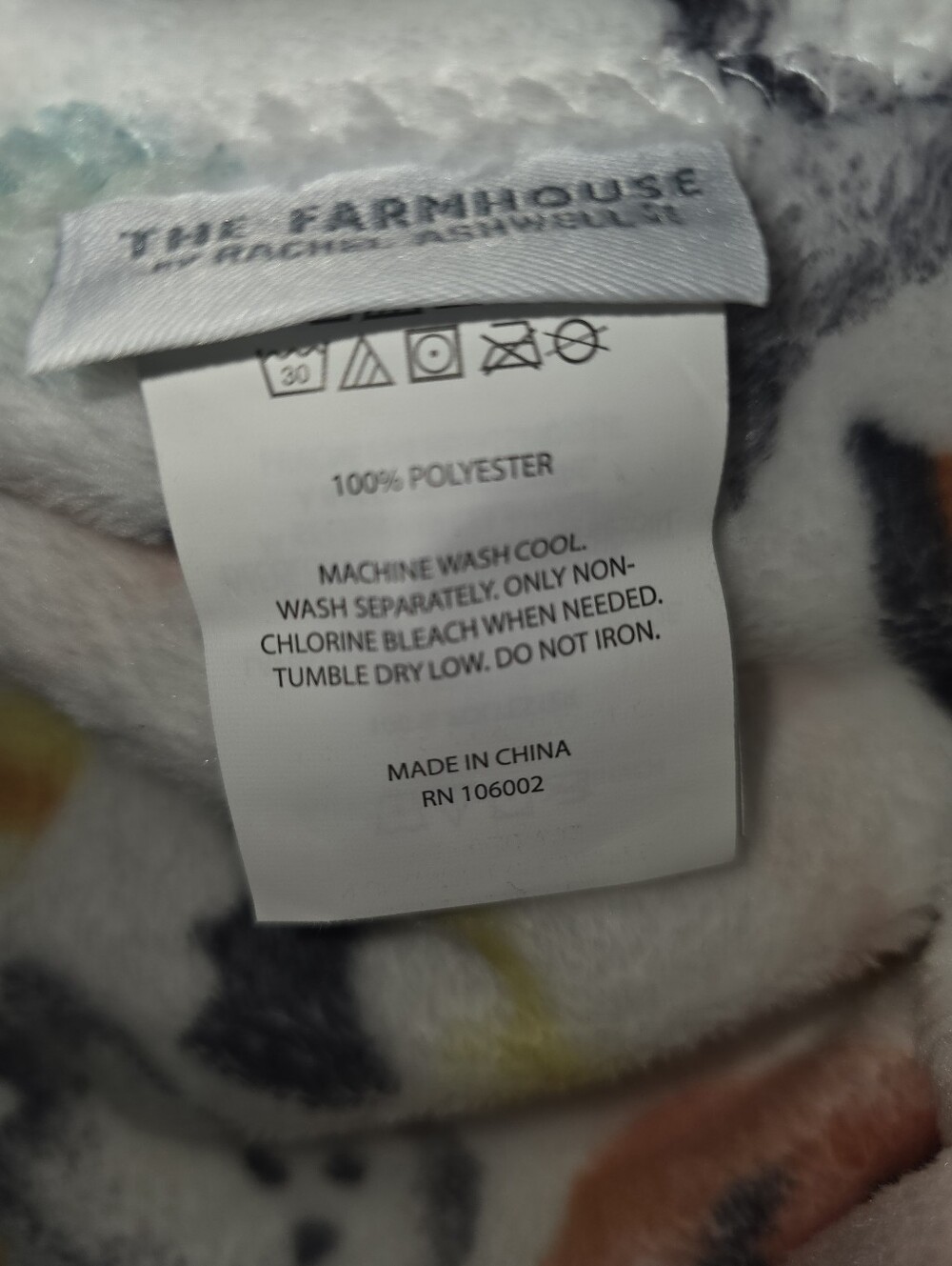 Set of 2 Rachel Ashwell Oversized Halloween Throws - NEW - Picture 3 of 6